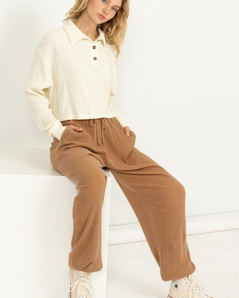 HYVE Days Off High-Waisted Sweatpants (S-M-L) - Available in Creme and Pale Brown!