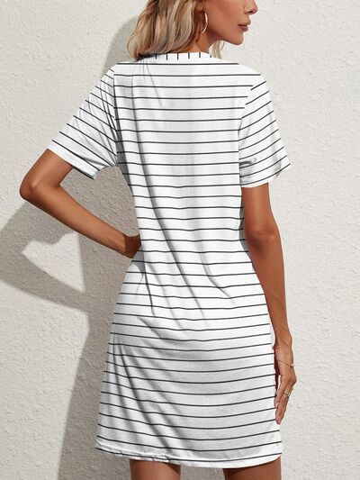 Pocketed Striped Round Neck Short Sleeve Dress (Sizes S-XL)